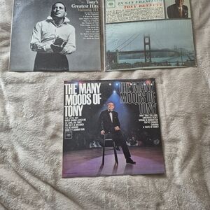 Tony Bennett Vinyl Record Collection